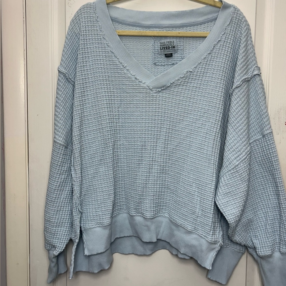 american eagle oversized big hug sweatshirt 🩵